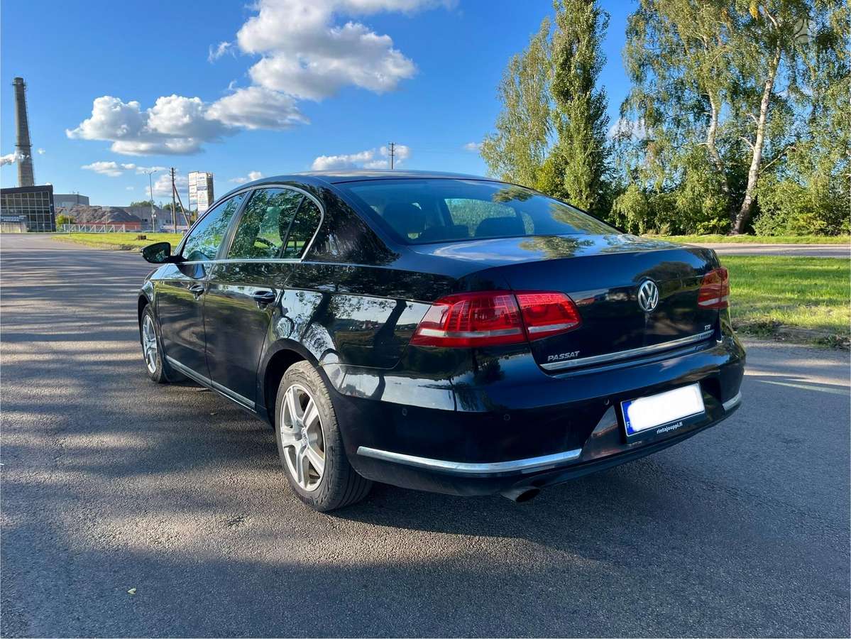 Volkswagen Passat - 2