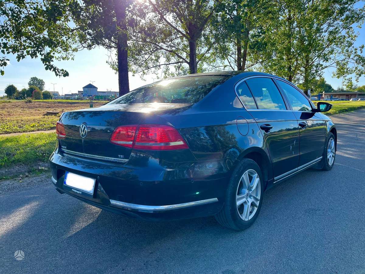 Volkswagen Passat - 4