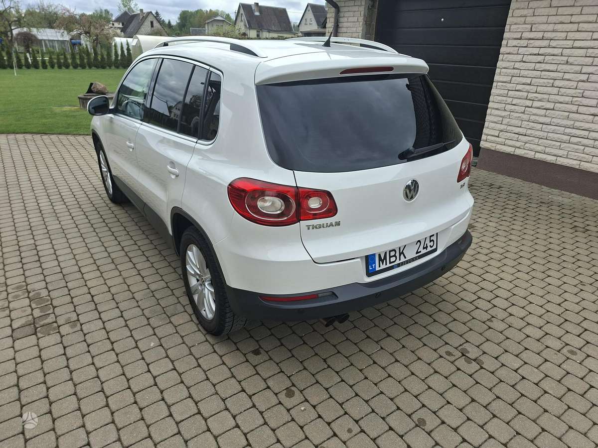 Volkswagen Tiguan - 4