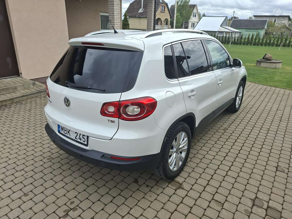 Volkswagen Tiguan - 5