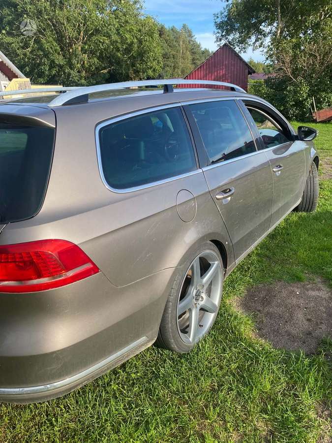 Volkswagen Passat - 5