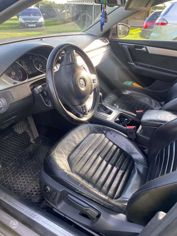 Volkswagen Passat - 8