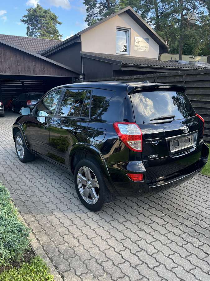 Toyota RAV4 - 4