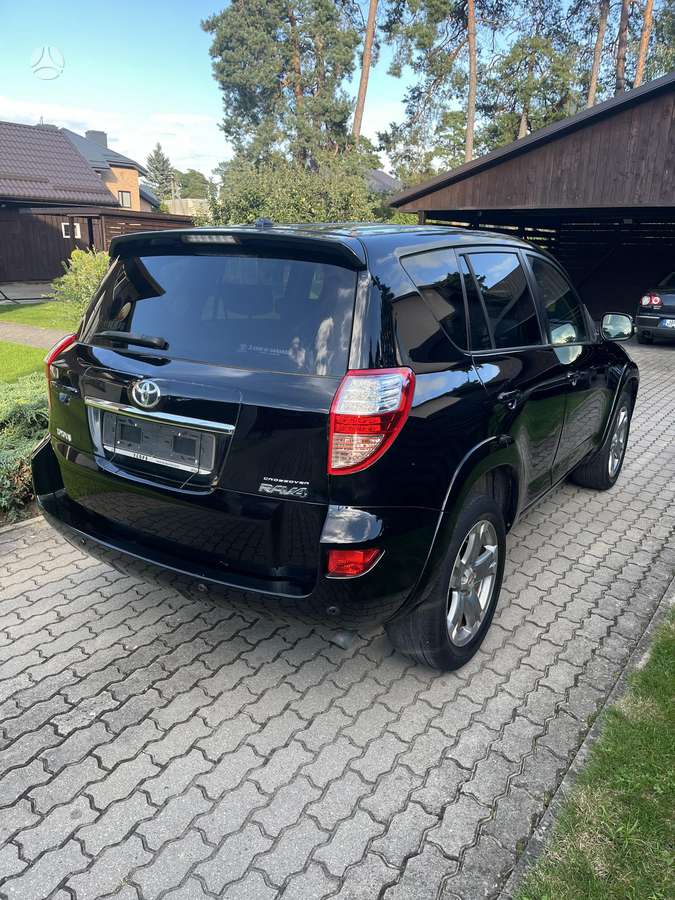 Toyota RAV4 - 6