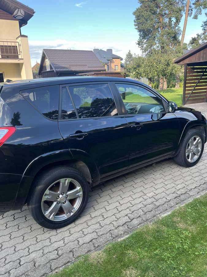 Toyota RAV4 - 7