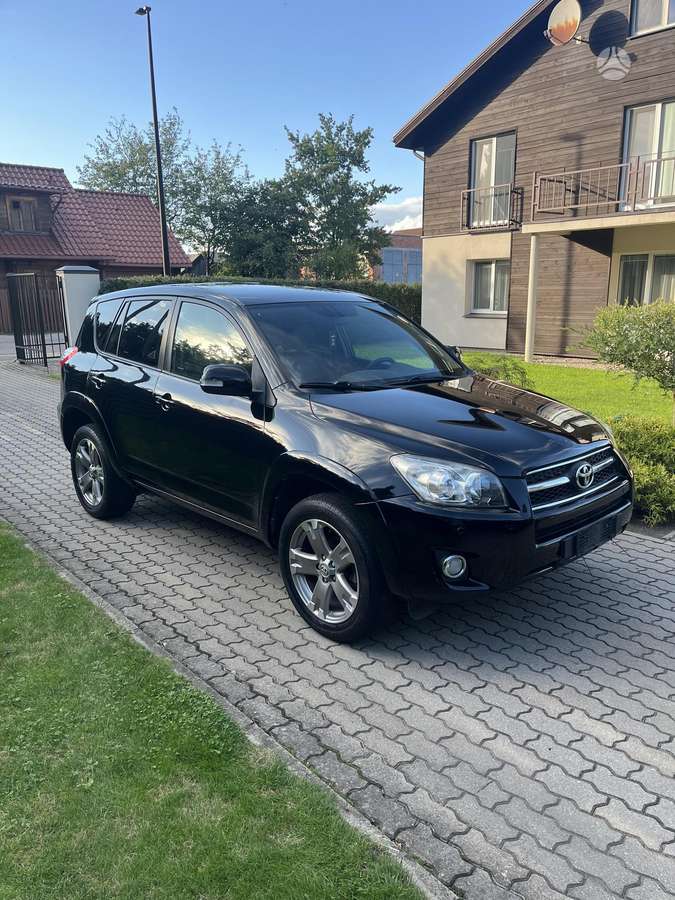 Toyota RAV4 - 8