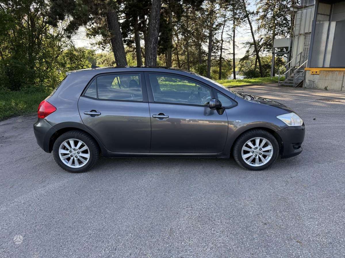 Toyota Auris, 2.0 l., hatchback