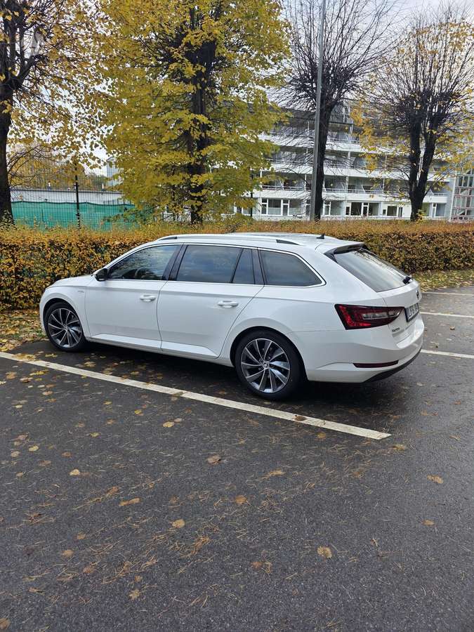Skoda Superb, 2.0 l., wagon