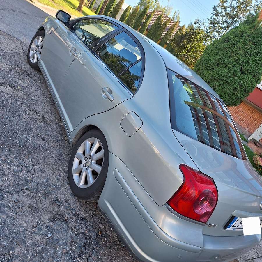Toyota Avensis - 3