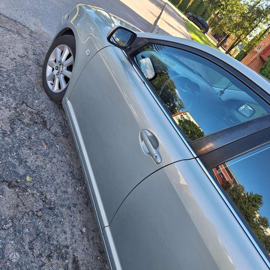 Toyota Avensis - 4