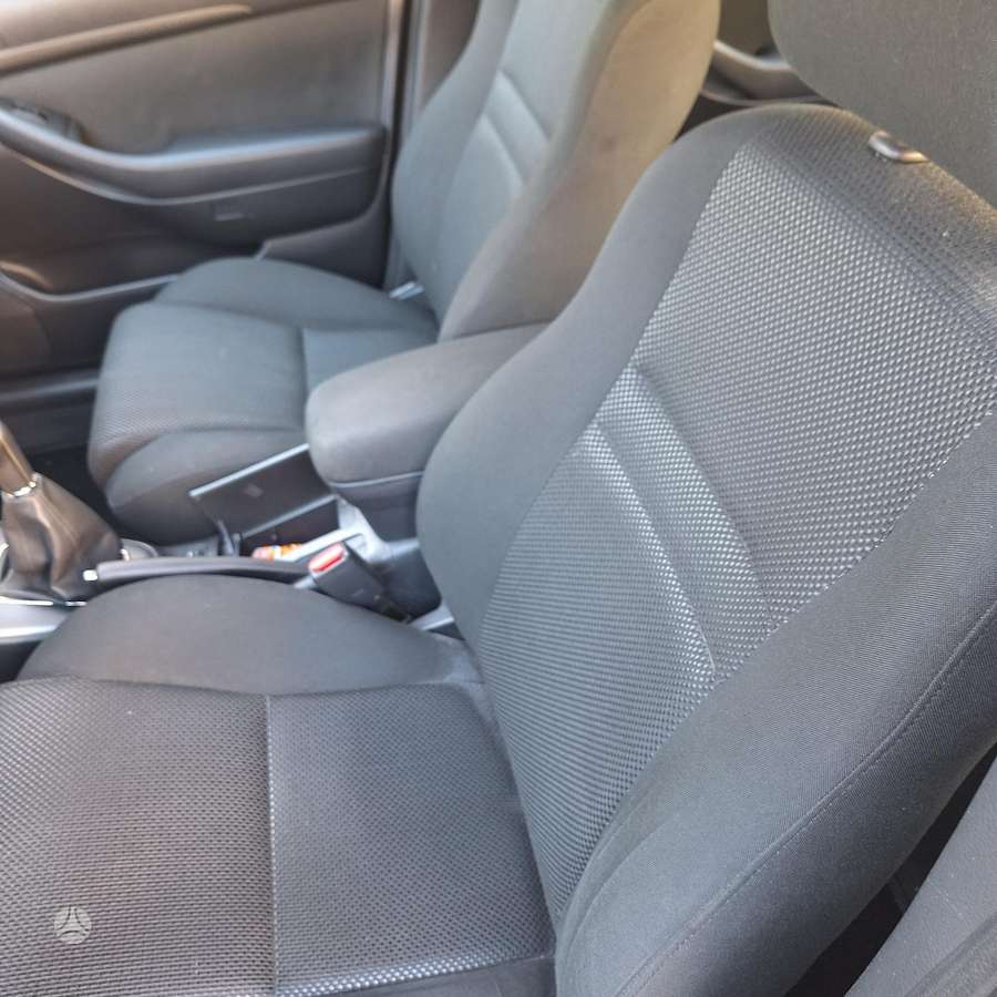 Toyota Avensis - 6