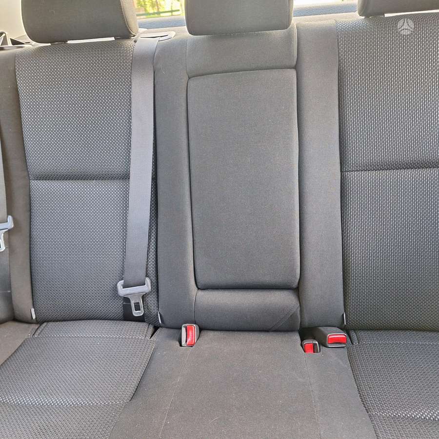 Toyota Avensis - 11