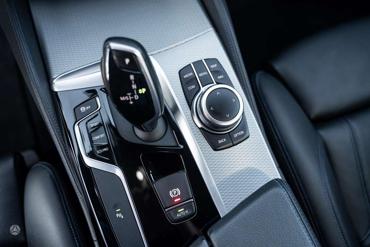 BMW 520, 2.0 l., Седан