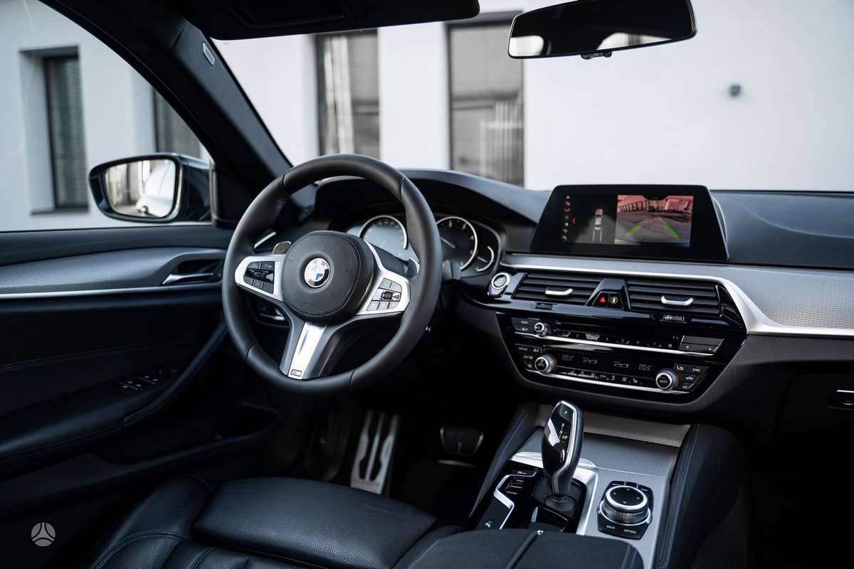 BMW 520, 2.0 l., Седан