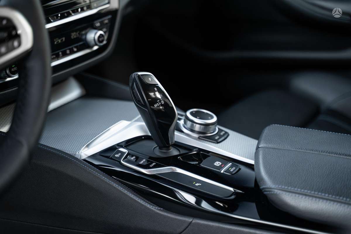 BMW 520, 2.0 l., Седан