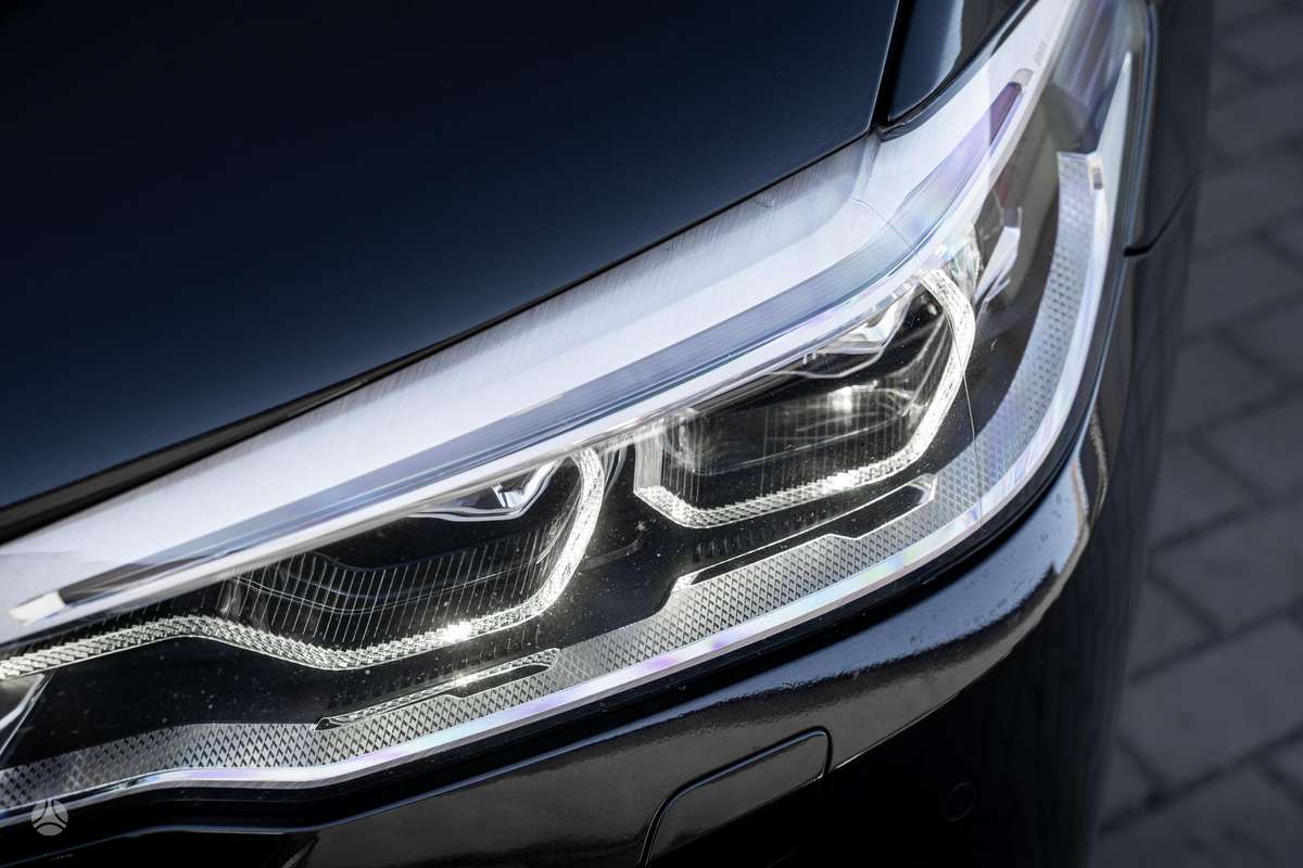 BMW 520, 2.0 l., Седан