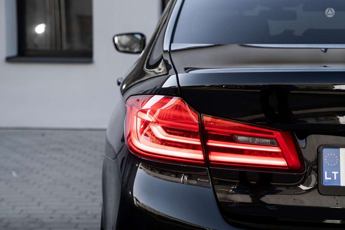 BMW 520, 2.0 l., Седан