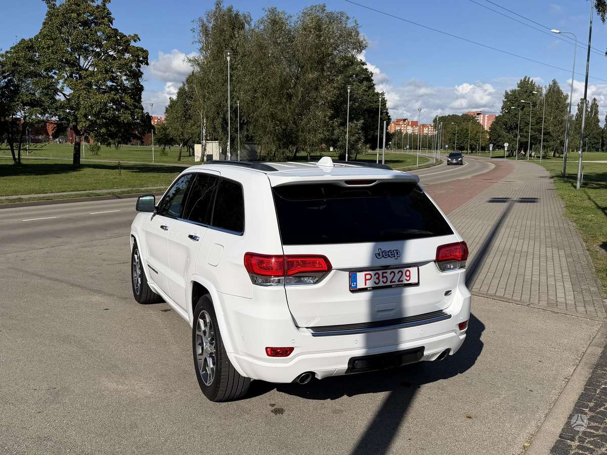 Jeep Grand Cherokee - 10