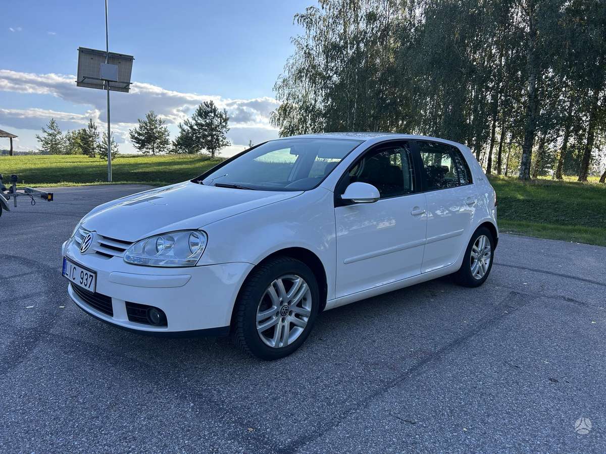 Volkswagen Golf - 1