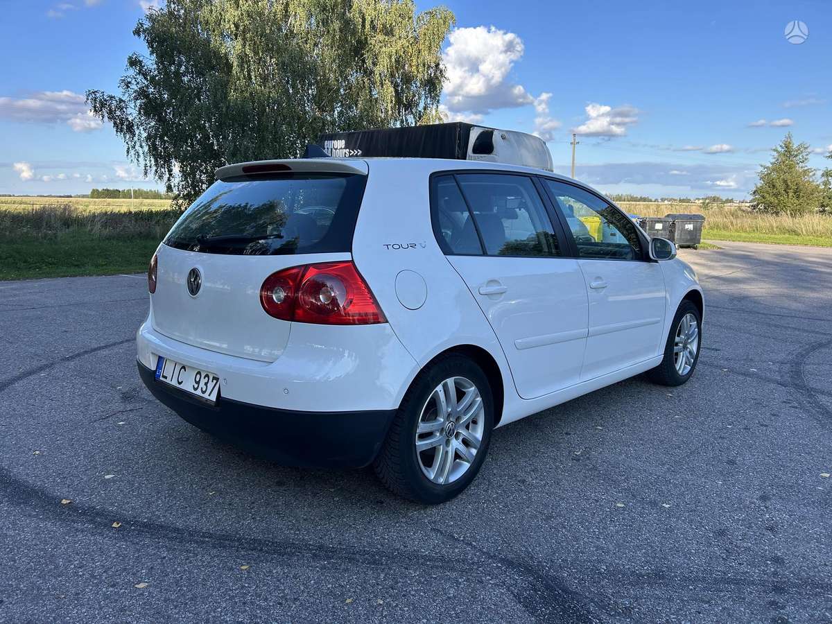 Volkswagen Golf - 5