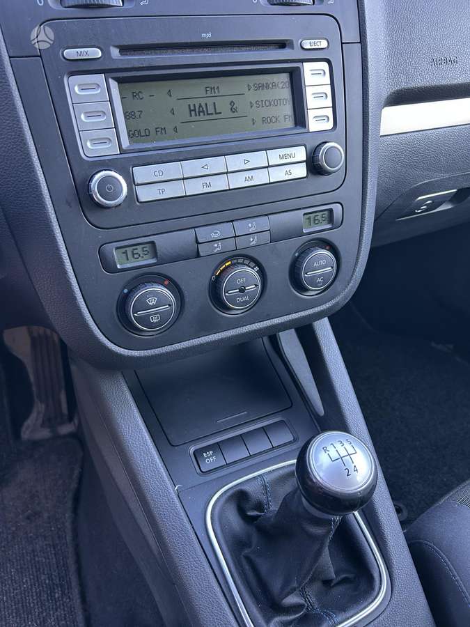Volkswagen Golf - 11