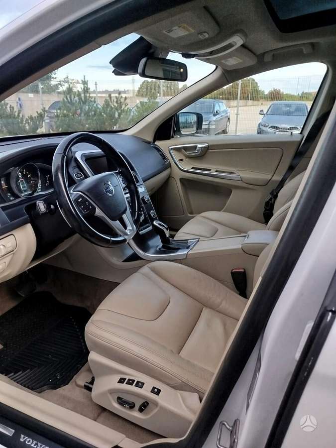Volvo XC60 - 11