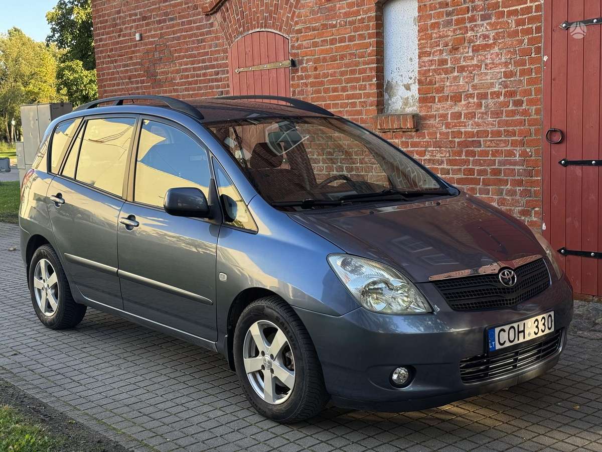 Toyota Corolla Verso - 1
