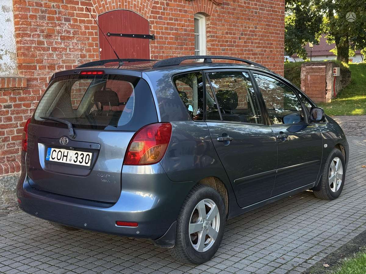 Toyota Corolla Verso - 2