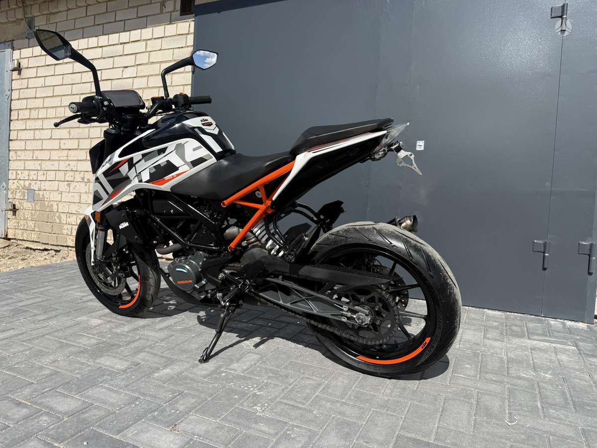 KTM Duke 125cc, street / classic