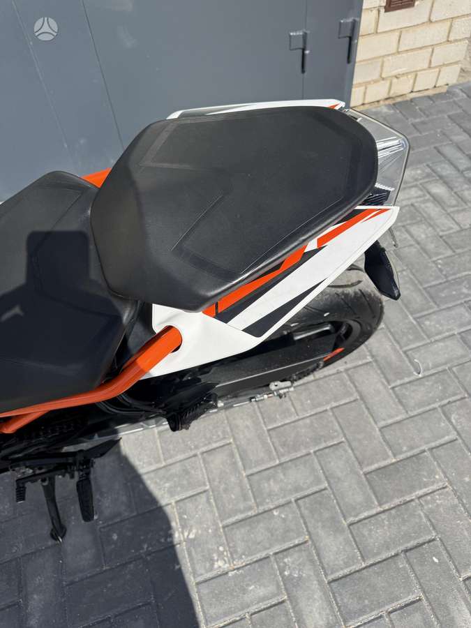 KTM Duke 125cc, street / classic