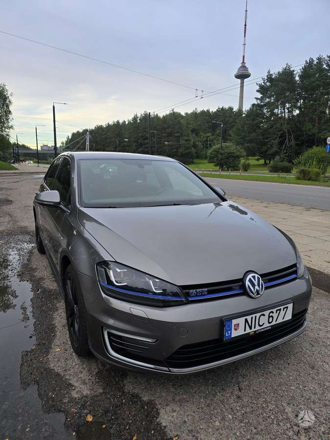 Volkswagen Golf - 3