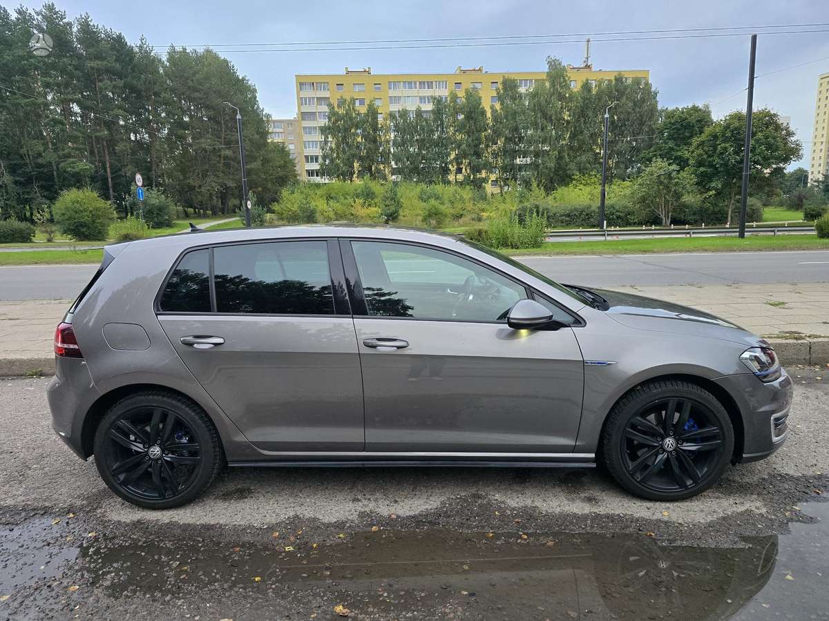 Volkswagen Golf - 4