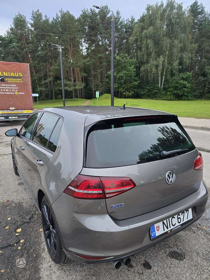 Volkswagen Golf - 7