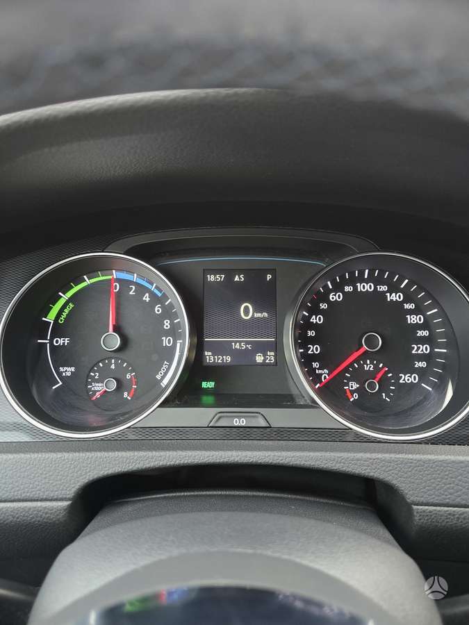 Volkswagen Golf - 9