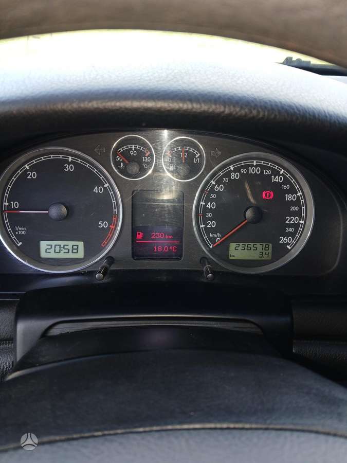 Volkswagen Passat - 8