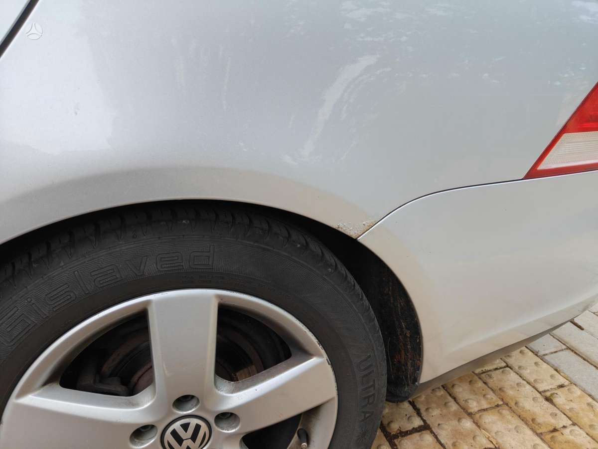 Volkswagen Golf - 8