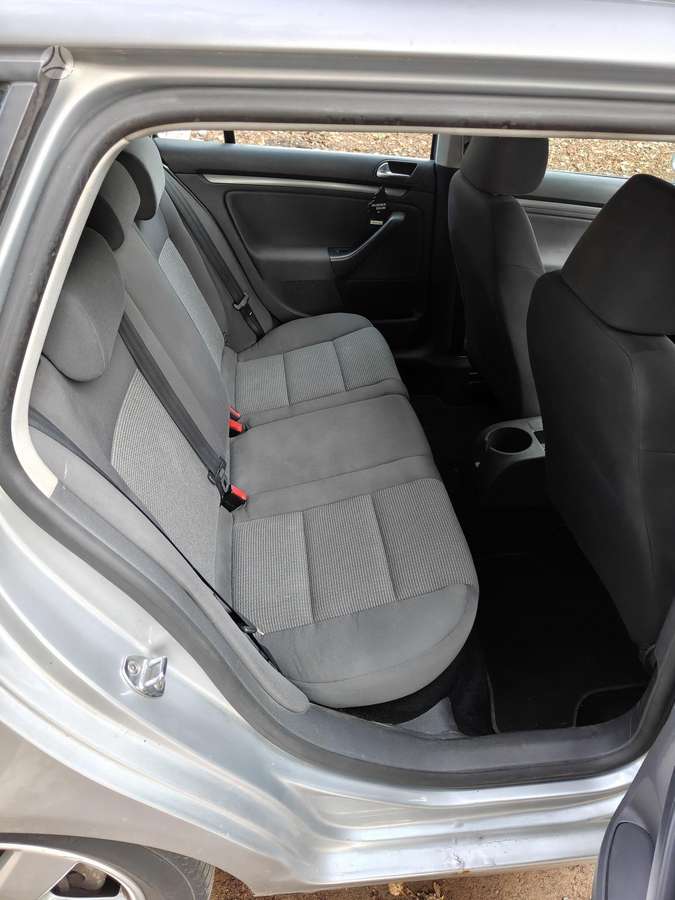 Volkswagen Golf - 10