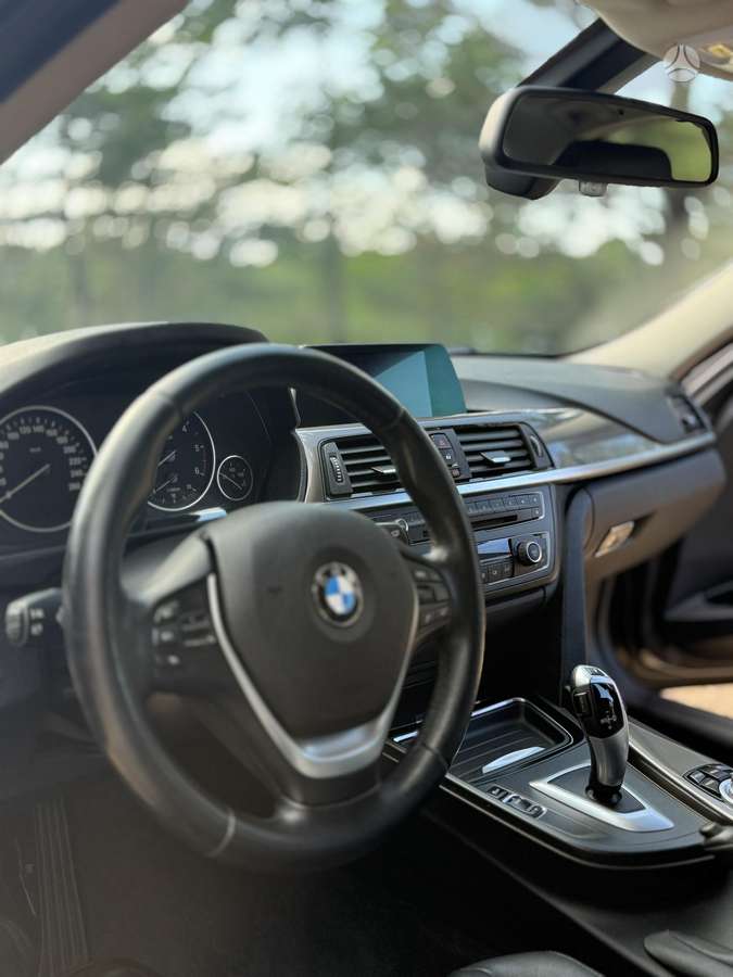 BMW 318, 2.0 l., Седан