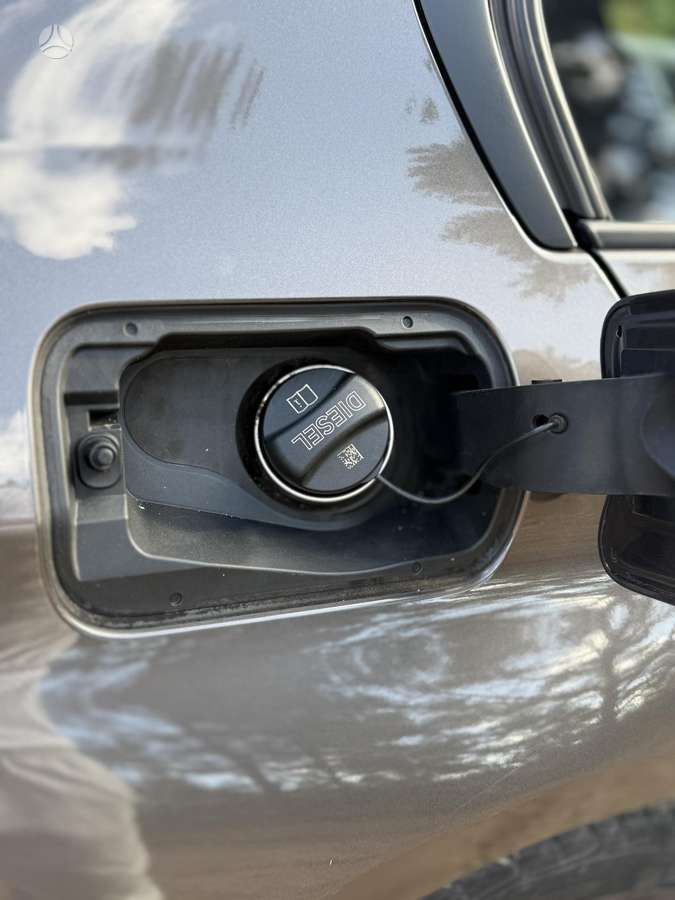 BMW 318, 2.0 l., Седан