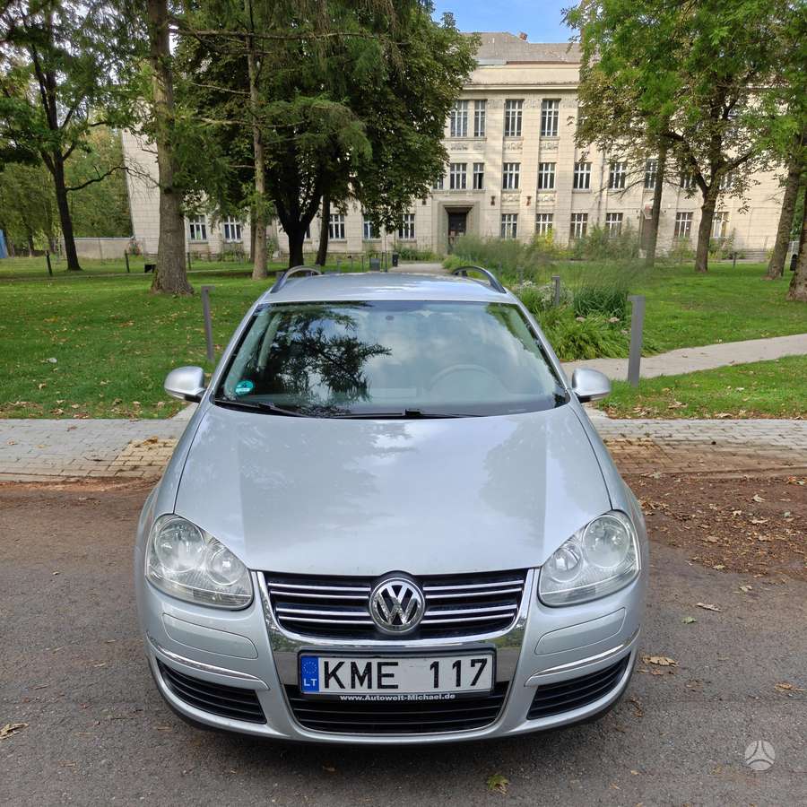 Volkswagen Golf - 1