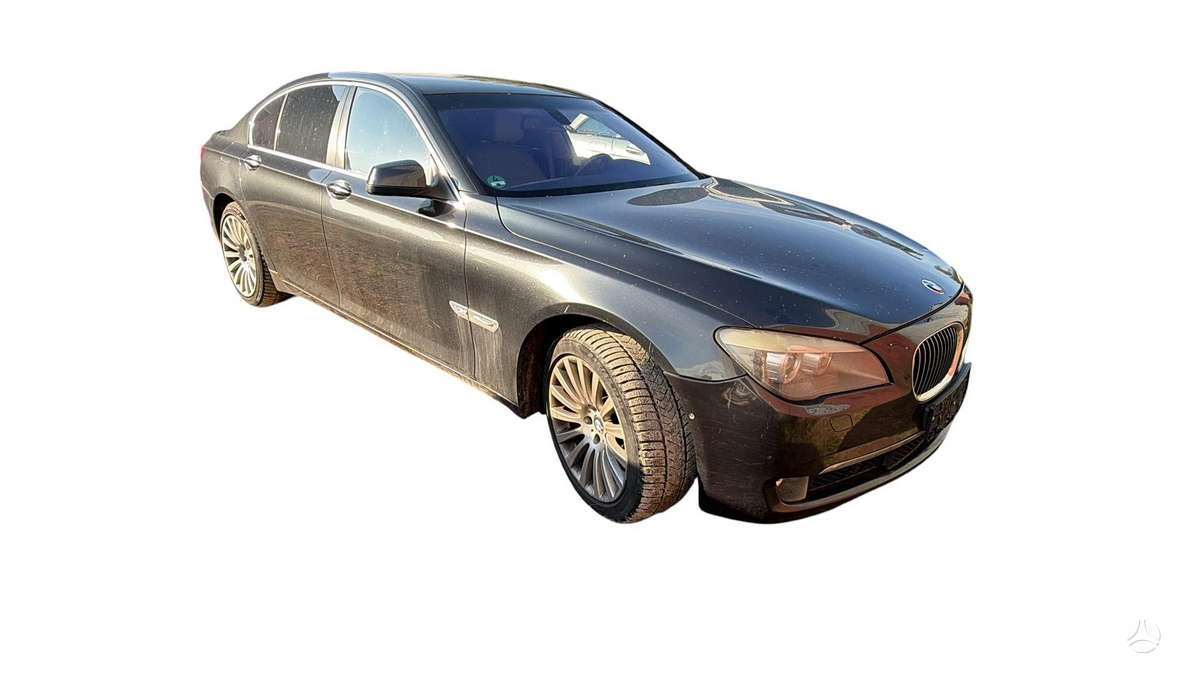 BMW 750, 4.4 l., Седан