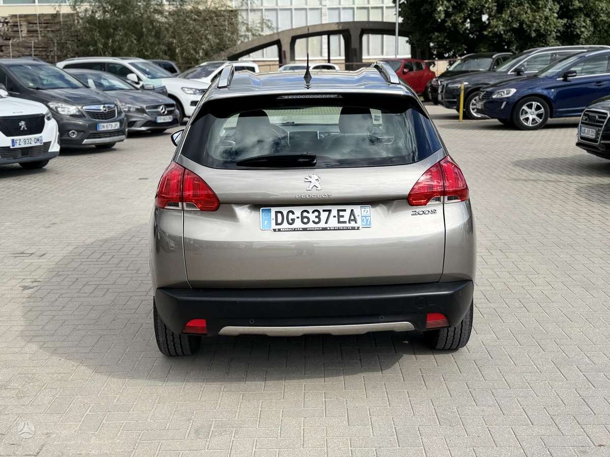 Peugeot 2008, 1.2 l., Минивэн