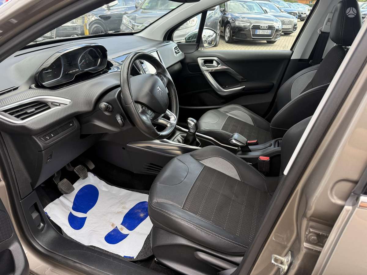 Peugeot 2008 - 9
