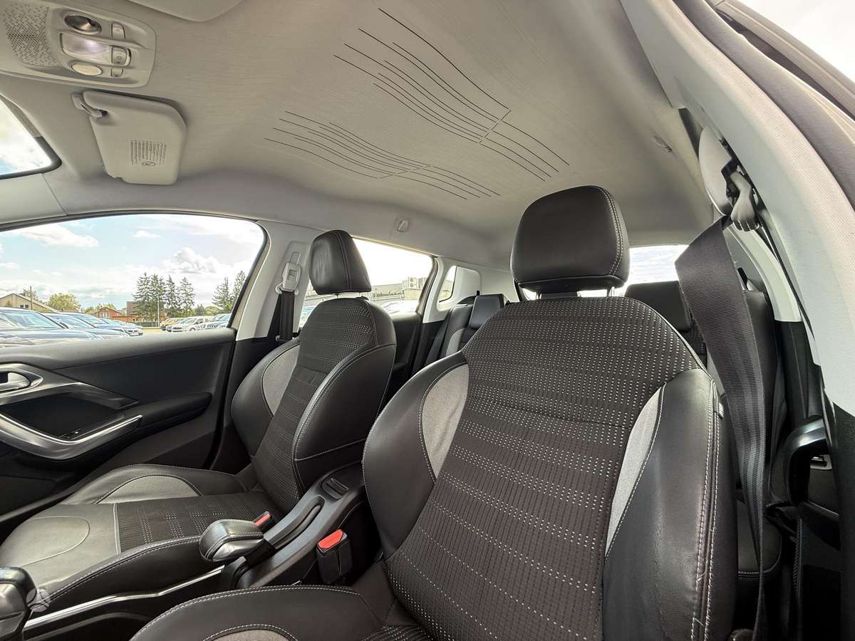 Peugeot 2008 - 12