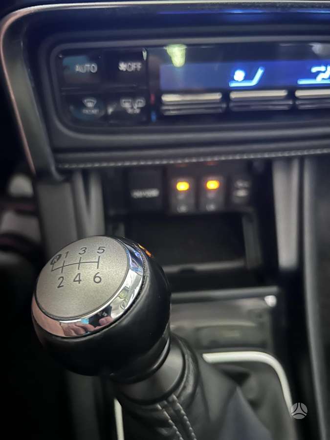 Toyota Auris - 4