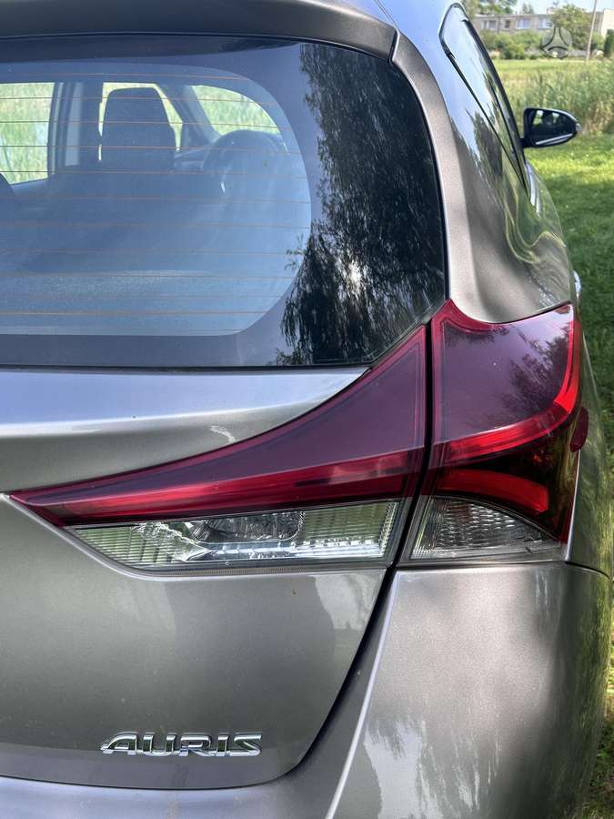 Toyota Auris, 1.6 l., hatchback