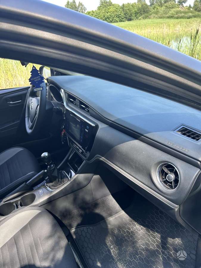 Toyota Auris, 1.6 l., hatchback