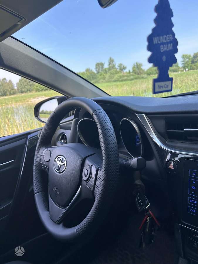 Toyota Auris, 1.6 l., hatchback