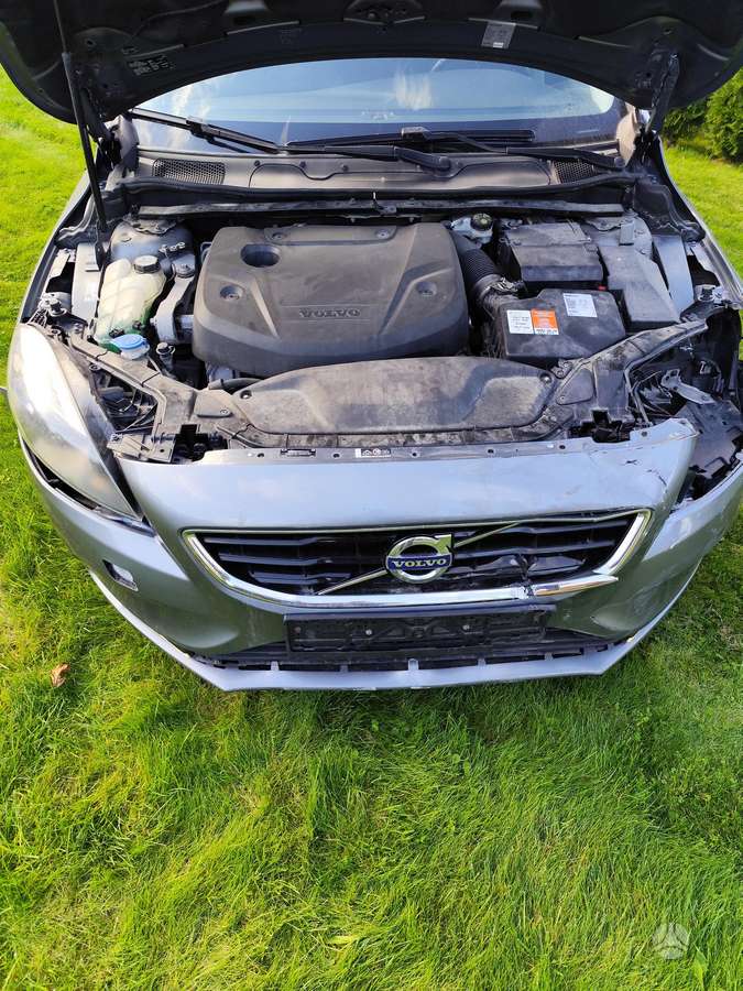 Volvo V40, 2.0 l., hatchback