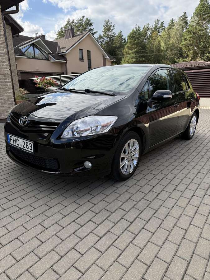 Toyota Auris - 2
